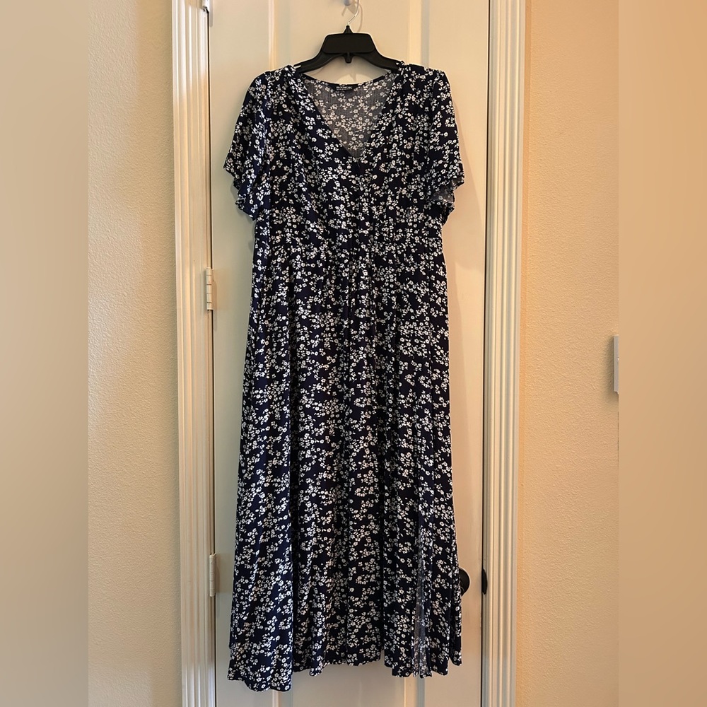 BloomChic White and Indigo Blue V-Neck Flutter Sleeve Sundress